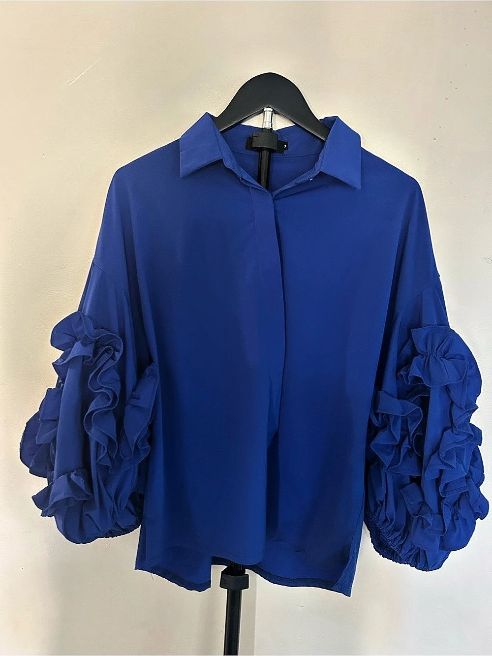 BYNANCY Ruffle Sleeve Blouse in Blue Size Medium